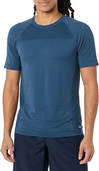 Photo 1 of Amazon Essentials Men's Active Seamless Slim-Fit Short-Sleeve T-Shirt
