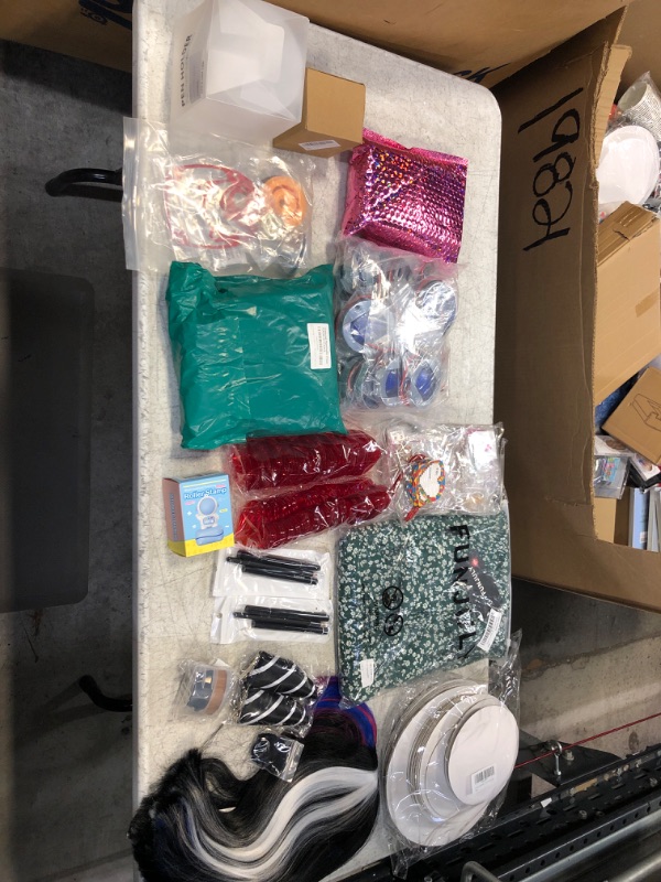 Photo 1 of 17pc bag of miscellaneous items SOLD AS IS
