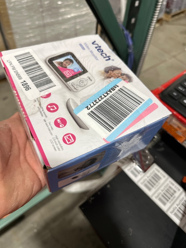 Photo 1 of Vtech VM819 Video Baby Monitor with 19Hour Battery Life 1000ft Long Range Auto