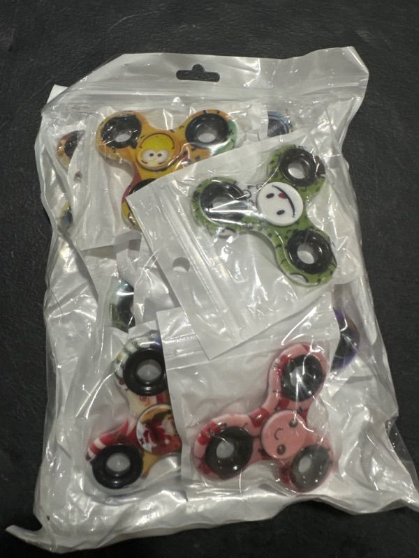 Photo 2 of Jawhcok 15 Pack Fidget Spinners with Stainless Steel Bearings for Stress Reduction, Anxiety Relief, and Focus - Perfect Party Favors and Time-Killing Toys for Autism and ADHD