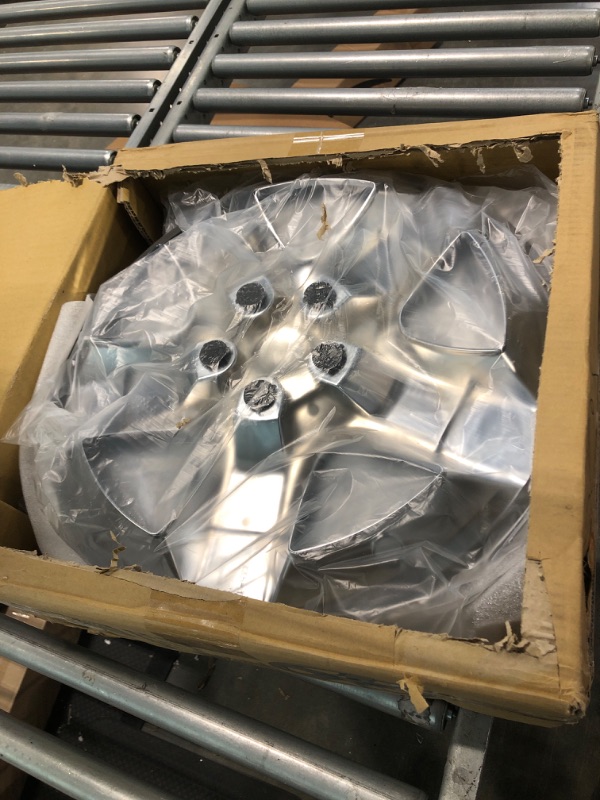 Photo 1 of CCI IWC435-17C 17 Inch Bolt On Chrome Finish Hubcaps - Pack of 4