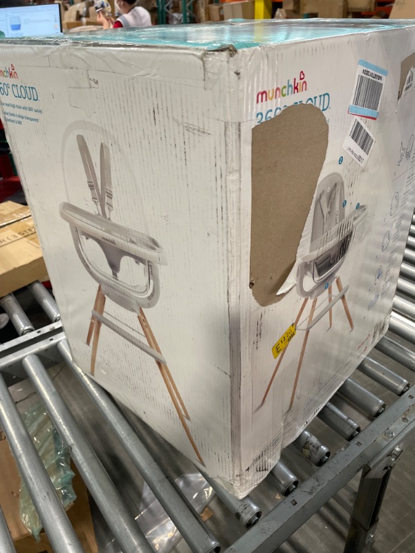 Photo 1 of Munchkin 360° Cloud Baby High Chair with Clear Seat and 360° Swivel