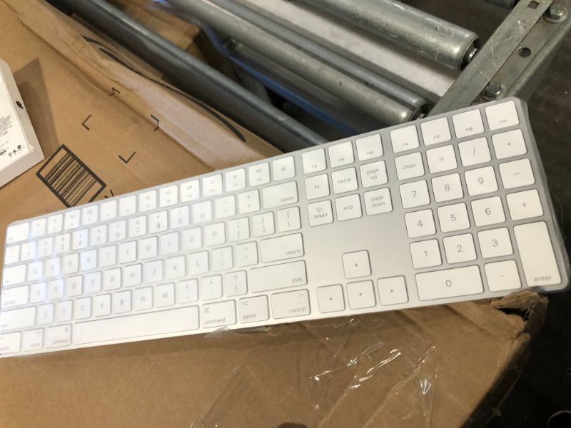 Photo 4 of Apple Magic Keyboard with Touch ID and Numeric Keypad for Mac Computers Silicon (Wireless, Rechargable) - US English - White Keys White Keys US English