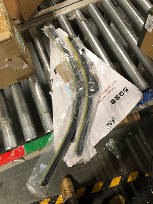 Photo 1 of MOTIUM OEM QUALITY Premium All-Season Windshield Wiper Blades (26"+19" pair for front windshield)