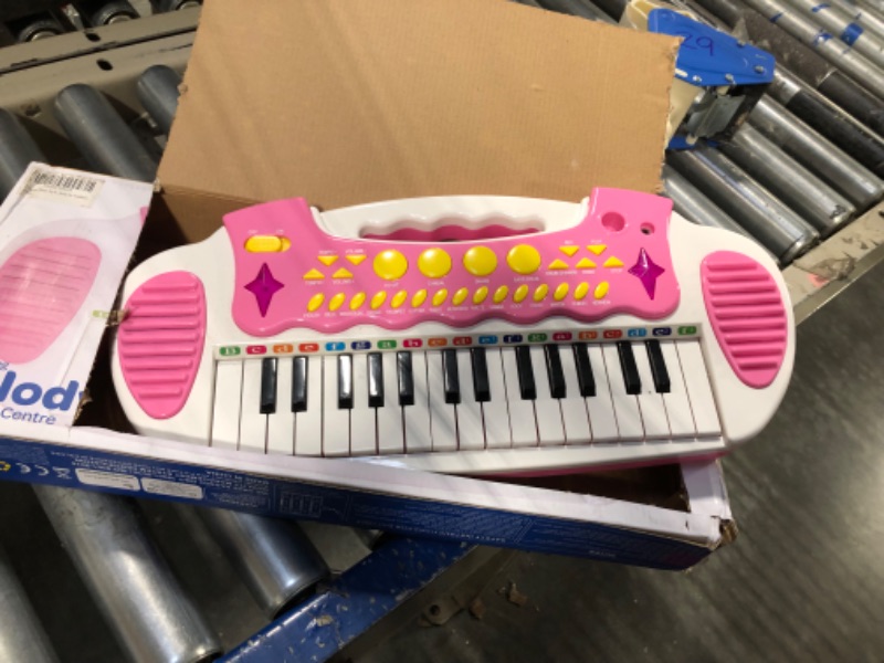 Photo 1 of Conomus Piano Toy Keyboard for Kids, 3 4 5 Year Old Girls Birthday Gift , 31 Keys Multifunctional Musical Instruments with Microphone for Toddlers A-31 keys pink