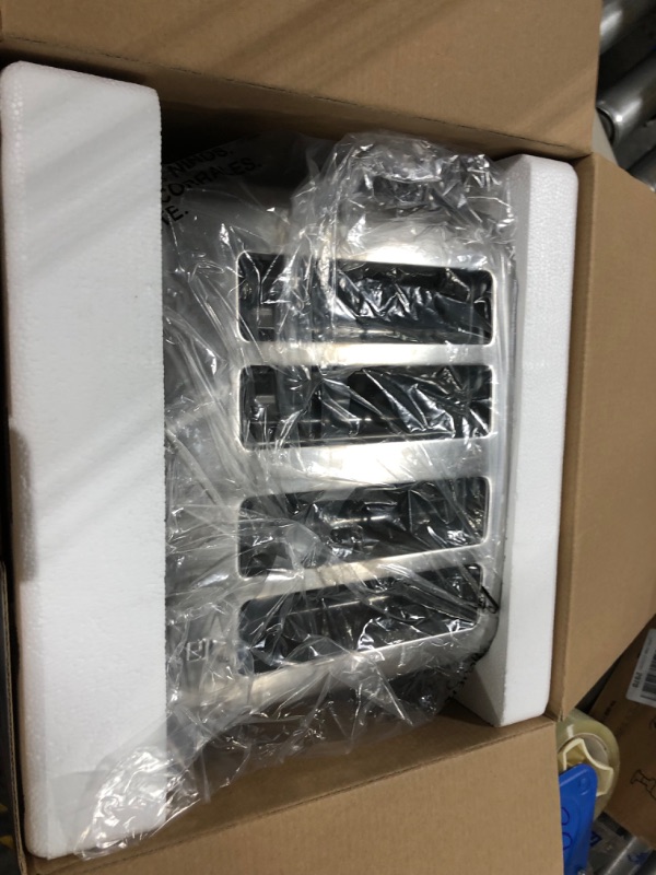 Photo 1 of Cuisinart CPT-180P1 Metal Classic 4-Slice Toaster, Brushed Stainless Brushed Stainless 4 Slice-New Toaster