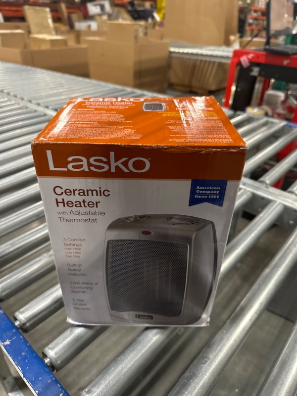 Photo 2 of ***MISSING DIAL*** Lasko Ceramic Adjustable Thermostat Space Heaters, Non-Oscillating, 754200 Silver
