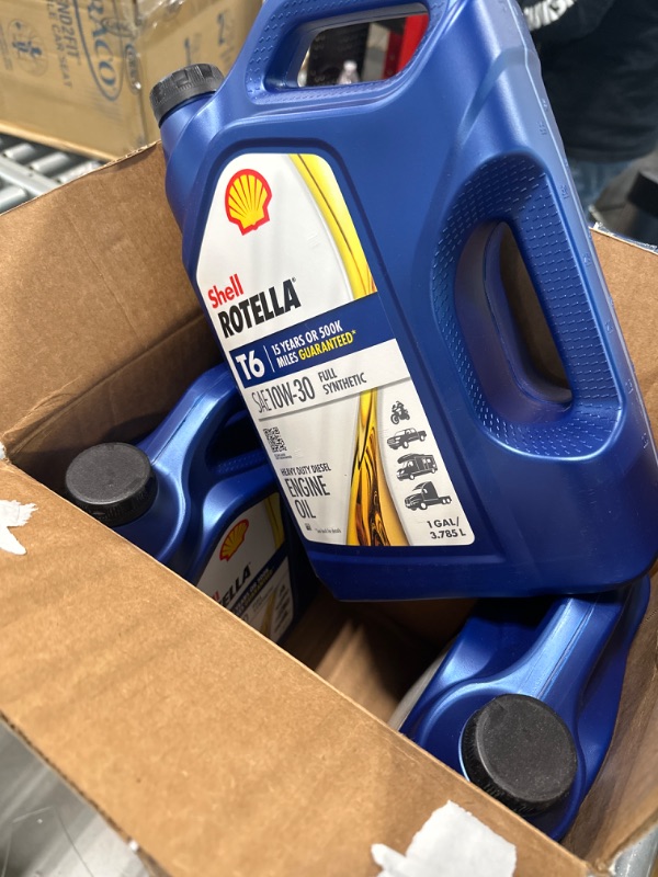 Photo 1 of Shell Rotella 550069698-3PK T6 Full Synthetic 10W-30 Engine Oil (1-Gallon, Case of 3) 1 Gallon 3-Pack 10W-30