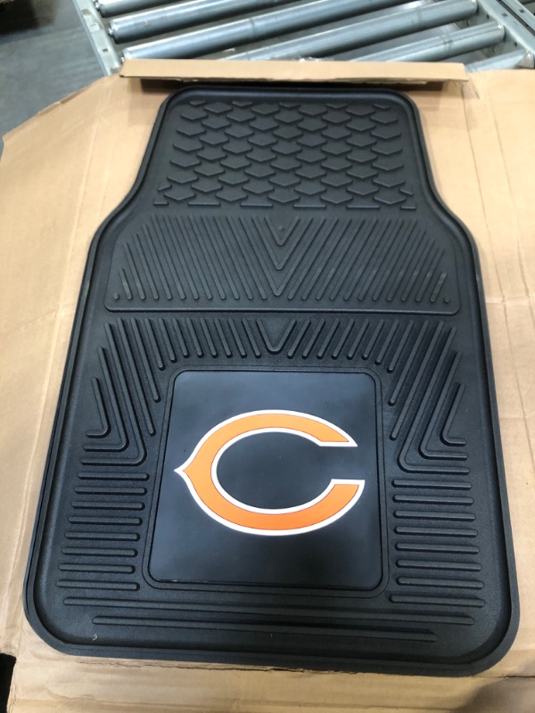 Photo 3 of FANMATS - 8753 NFL Chicago Bears Vinyl Heavy Duty Car Mat 18"x27" Front