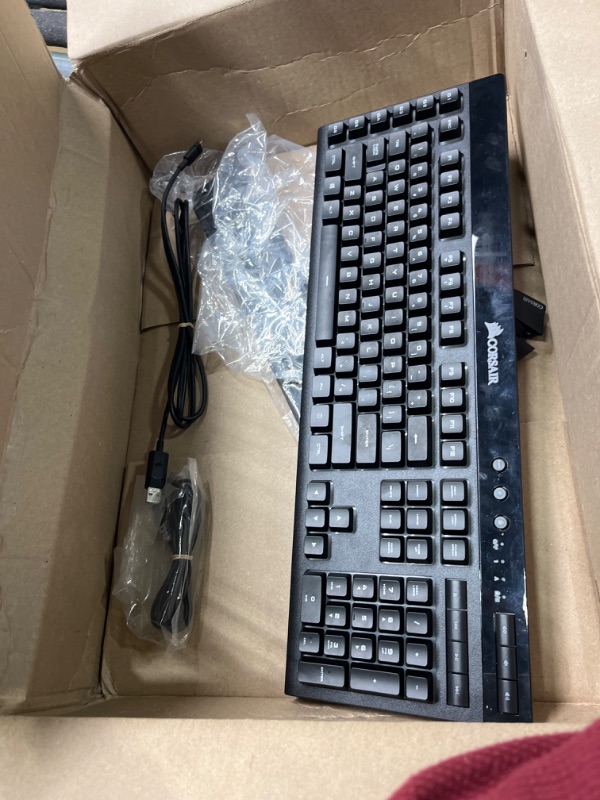 Photo 3 of ***MISSING USB CONNECTION***

CORSAIR Wireless Gaming Bundle - K57 RGB Wireless Gaming Keyboard