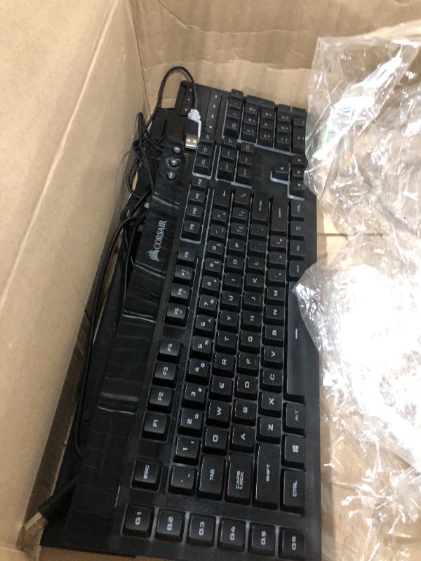 Photo 4 of ***MISSING USB CONNECTION***

CORSAIR Wireless Gaming Bundle - K57 RGB Wireless Gaming Keyboard