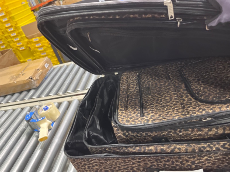 Photo 1 of 4pieces rockland luggage set pattern