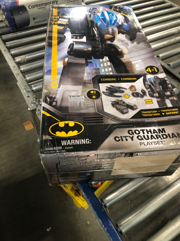 Photo 2 of DC Comics, Batman, Gotham City Guardian Playset, 4-in-1 Transformation, Batman Figure, Lights & 40+ Sounds, Kids Toy for Boys & Girls Ages 5+