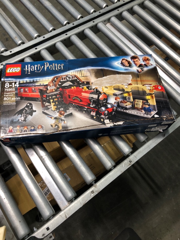 Photo 1 of LEGO Hogwarts™ Express