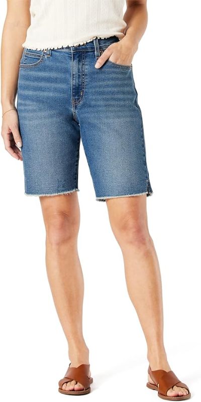 Photo 1 of Signature by Levi Strauss & Co. Gold Label Women's Heritage High Rise 9" Bermuda Short \16