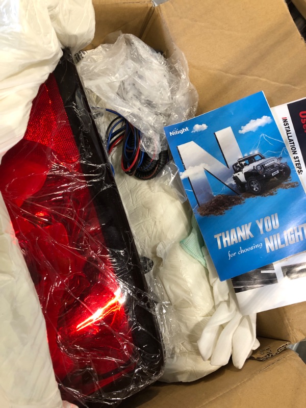 Photo 1 of Nilight Taillight Assembly for 2003 2004 2005 2006 Chevy Silverado 1500 1500HD 2500 2500HD 3500 2007 Chevy Silverado 1500 2500 3500 Classic OE Style Taillight Rear Lamp w/Bulb Harness, 2 Year Warranty Pair of Driver and Passenger Side