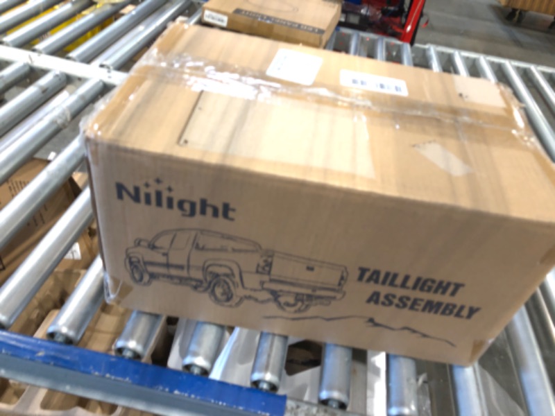 Photo 1 of Nilight Taillight Assembly for 2003 2004 2005 2006 Chevy Silverado 1500 1500HD 2500 2500HD 3500 2007 Chevy Silverado 1500 2500 3500 Classic OE Style Taillight Rear Lamp w/Bulb Harness, 2 Year Warranty Pair of Driver and Passenger Side