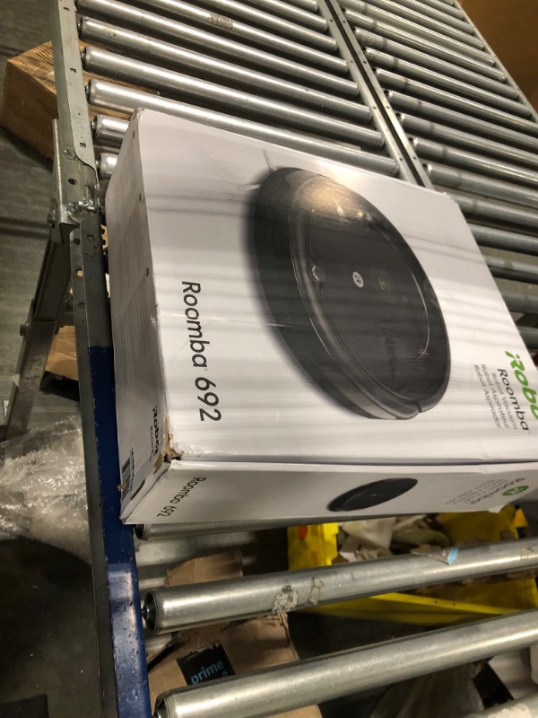 Photo 3 of iRobot Roomba 692 Robot Vacuum-Wi-Fi Connectivity, Personalized Cleaning Recommendations, Works with Alexa, Good for Pet Hair, Carpets, Hard Floors, Self-Charging, Charcoal Grey