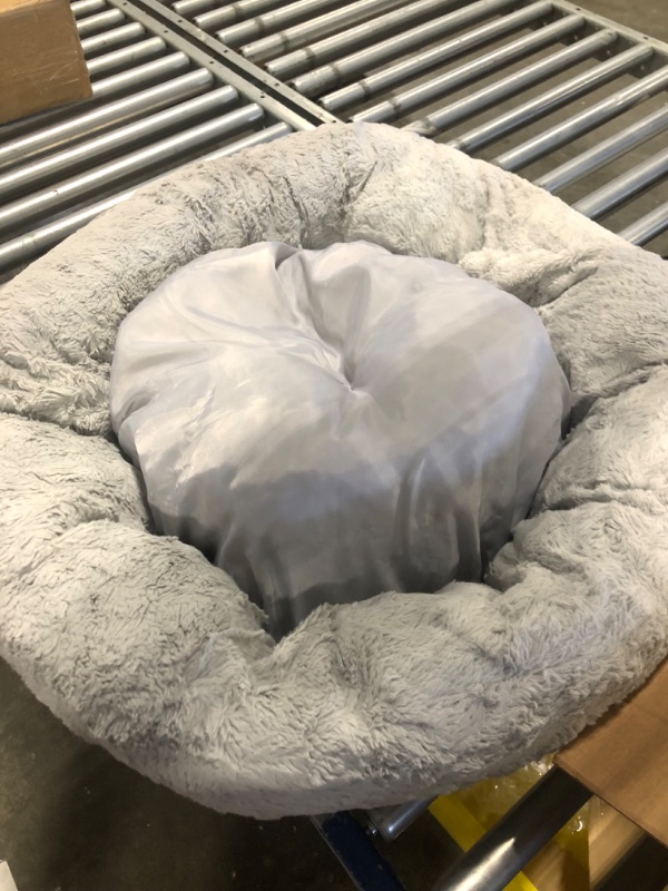 Photo 1 of 32 in Round Dog Bed Grey Color