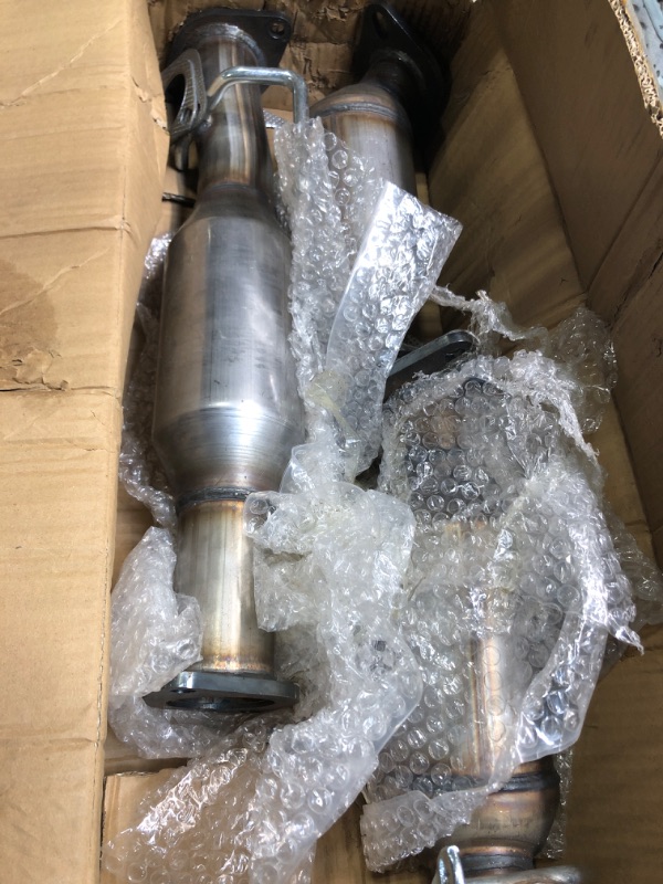 Photo 1 of MIKODA Catalytic Converter 3PCS 3.6L V6 Compatible with Chevrolet Traverse GMC Acadia Saturn Outlook Buick Enclave 2007-2017 Replace 16574 16709 16710