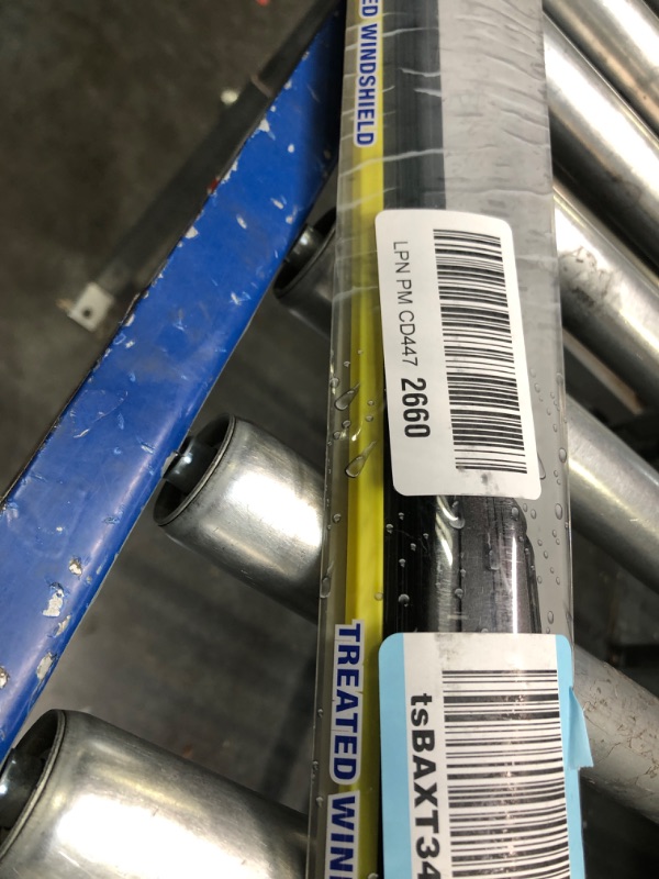 Photo 1 of Rain-X 5079281-2 Latitude 2-In-1 Water Repellent Wiper Blades, 26 Inch Windshield Wipers (Pack Of 1), Automotive Replacement Windshield Wiper Blades With Patented Rain-X Water Repellency Formula 26" Single Wiper Blades