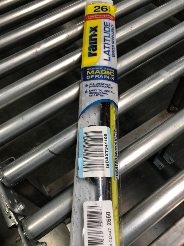 Photo 1 of Rain-X 5079281-2 Latitude 2-In-1 Water Repellent Wiper Blades, 26 Inch Windshield Wipers (Pack Of 1), Automotive Replacement Windshield Wiper Blades With Patented Rain-X Water Repellency Formula 26" Single Wiper Blades