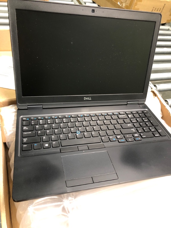 Photo 3 of Dell Latitude 5590 15.6 FHD, Core i5 8350U 1.7GHz, 16GB RAM, 512GB SSD, Windows 10 Pro 64Bit, CAM, (Renewed) i5-8350|16GB RAM+512 GB SSD