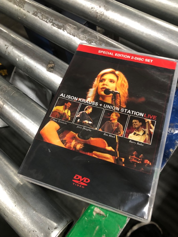 Photo 3 of Alison Krauss + Union Station: Live [Special Edition] [2 Discs] [2003]