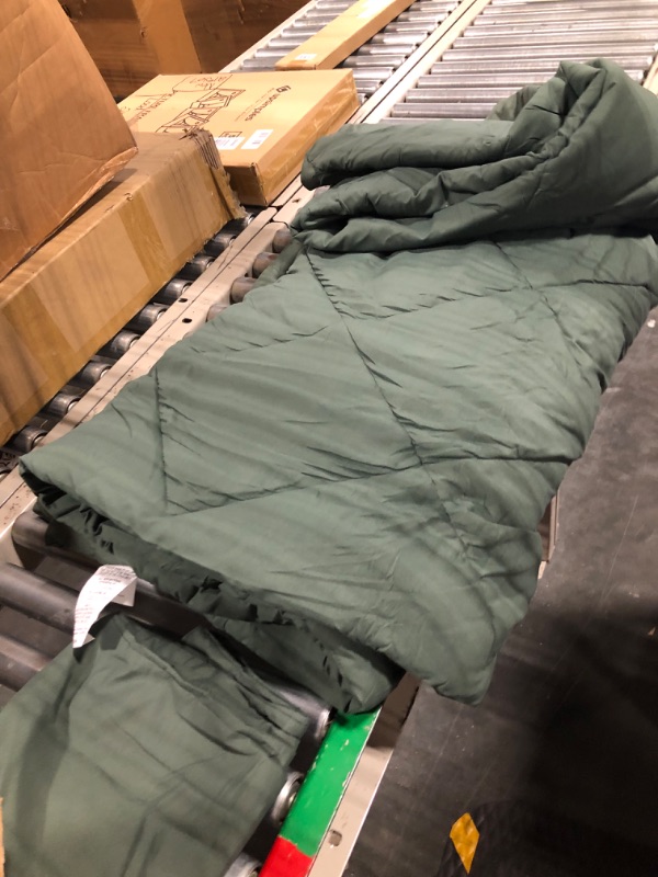Photo 3 of  King Size Comforter Set Emerald Green, 3pcs Bedding Comforter Sets (1 Boho Dark Forest Comforter & 2 Pillowcases)
