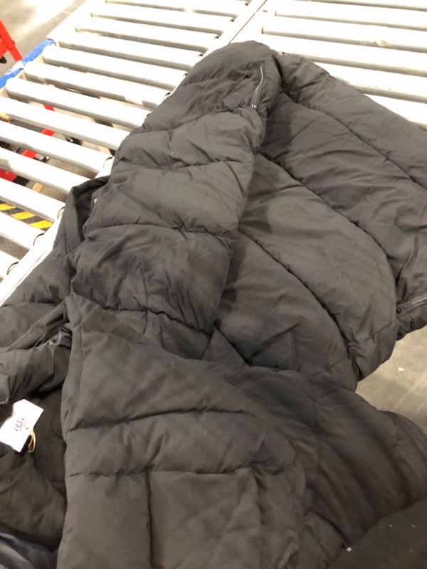 Photo 1 of Amazon Essentials Men's Recycled Polyester Hooded Long Puffer 3X-Large Big Tall Black