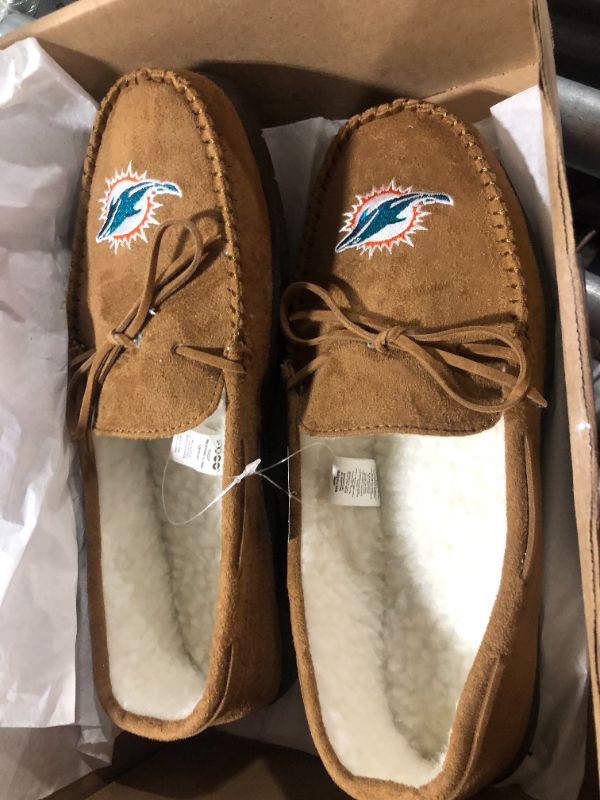 Photo 5 of MIAMI DOLPHINS NFL EXCLUSIVE MENS BEIGE MOCCASIN SLIPPERS. SIZE L
