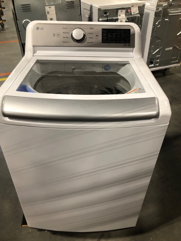 Photo 2 of ***FOR PARTS ONLY***

LG TurboWash3D 5.5-cu ft High Efficiency Impeller Smart Top-Load Washer (White) ENERGY STAR