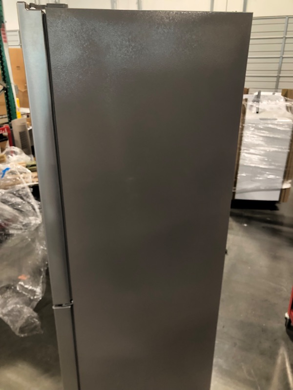 Photo 3 of Hisense 17.2-cu ft Counter-depth Bottom-Freezer Refrigerator (Fingerprint Resistant Stainless Steel) ENERGY STAR