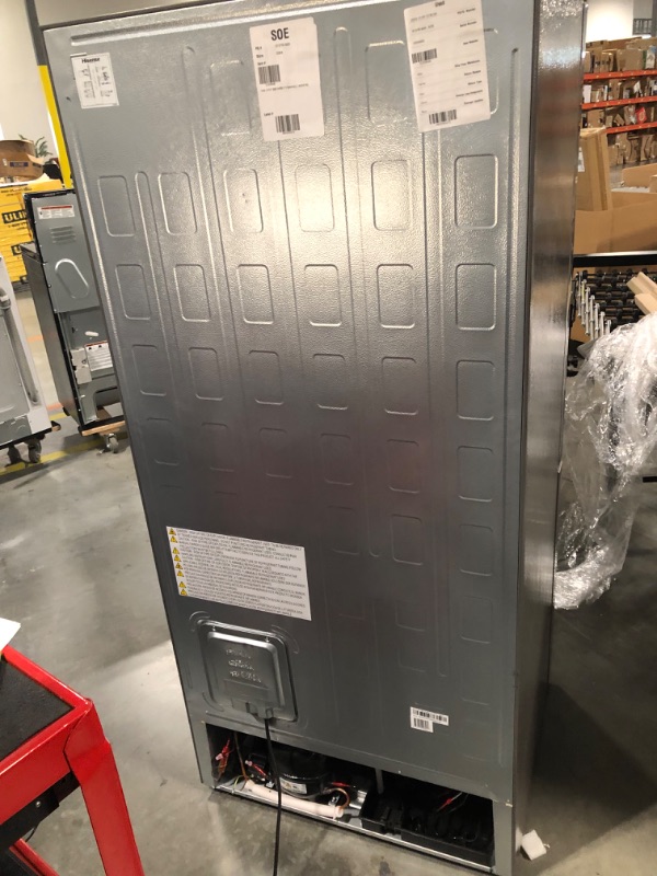 Photo 5 of Hisense 17.2-cu ft Counter-depth Bottom-Freezer Refrigerator (Fingerprint Resistant Stainless Steel) ENERGY STAR