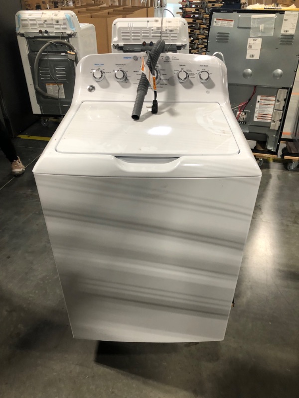 Photo 2 of GE 4.5-cu ft High Efficiency Agitator Top-Load Washer (White)