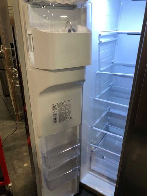 Photo 5 of Samsung 27.4-cu ft Side-by-Side Refrigerator with Ice Maker (Fingerprint Resistant Stainless Steel)
