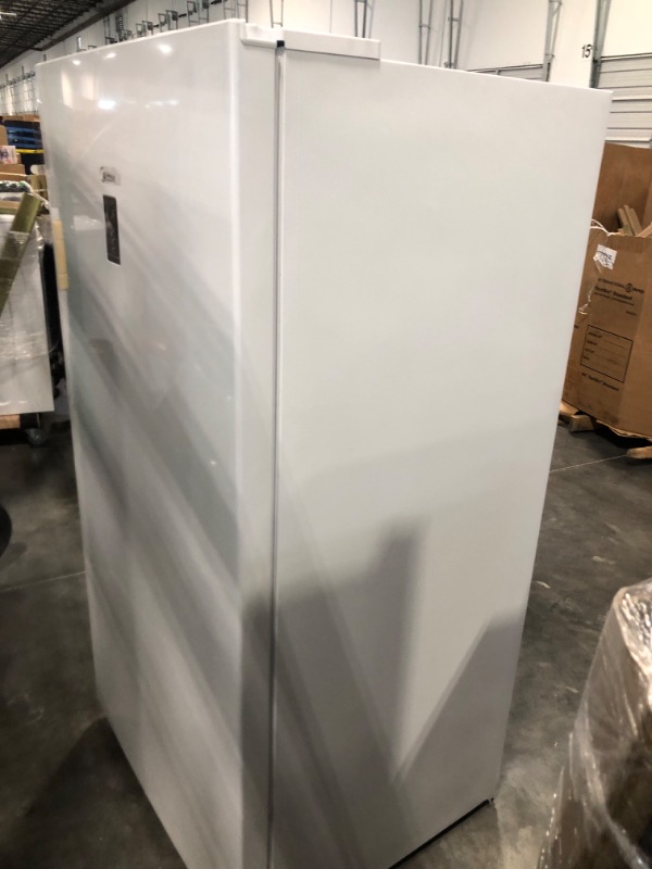 Photo 6 of ***PARTS ONLY***  Midea Garage Ready 17-cu ft Frost-free Convertible Upright Freezer/Refrigerator (White) ENERGY STAR
