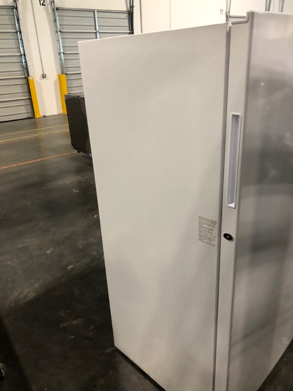Photo 8 of ***PARTS ONLY***  Midea Garage Ready 17-cu ft Frost-free Convertible Upright Freezer/Refrigerator (White) ENERGY STAR
