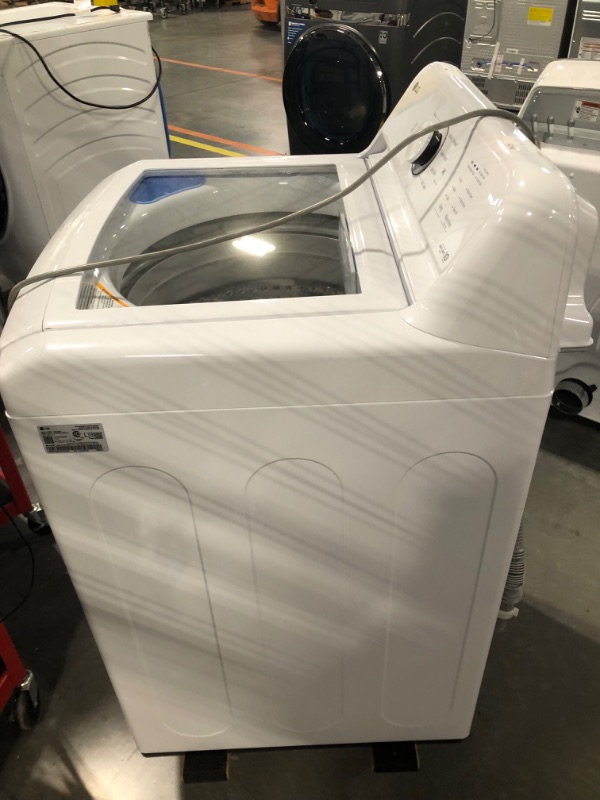 Photo 3 of LG 4.1-cu ft Agitator Top-Load Washer (White)