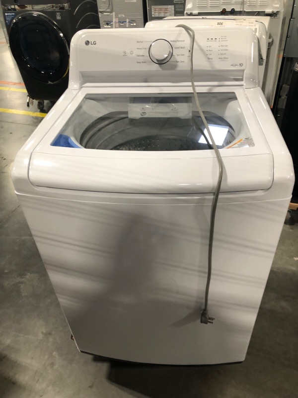 Photo 2 of LG 4.1-cu ft Agitator Top-Load Washer (White)