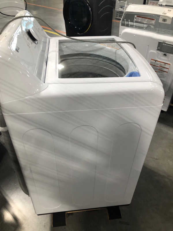 Photo 4 of LG 4.1-cu ft Agitator Top-Load Washer (White)