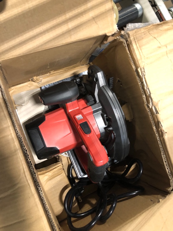 View 4 of SKIL PWR CORE 20™ Brushless 20V 7-1/4 In. 5300 RPM, Circular Saw Kit Includes 4.0Ah Lithium Battery and Quick Charger- CR5440B-10 20V Circular Saw Kit