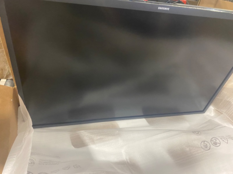 Photo 1 of SAMSUNG 32 inch UJ59 4k monitor (LU32J590UQNXZA) - UHD, 3840 x 2160p, 60hz, 4ms, Dual monitor, laptop monitor, monitor stand / riser / mount compliant, AMD FreeSync, Gaming, HDMI, DP, Black Single