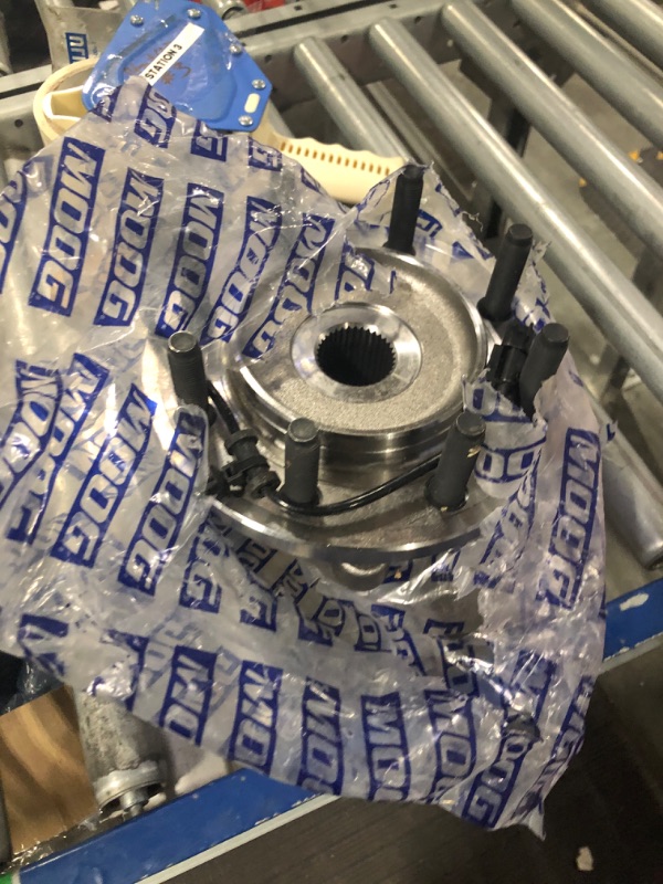 Photo 1 of MOOG 515162 Wheel Bearing and Hub Assembly