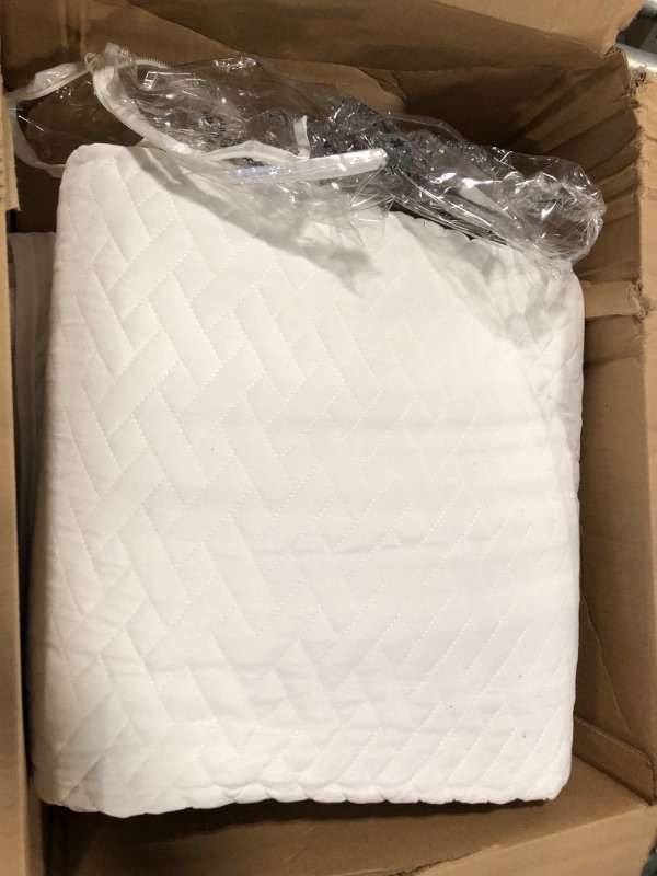 Photo 3 of Exclusivo Mezcla 3-Piece Queen Size Quilt Set with Pillow Shams, Basket Quilted Bedspread/Coverlet/Bed Cover(96x90 Inches, White) -Soft, Lightweight and Reversible White Full/Queen (96"x90")***May be missing pillow shams