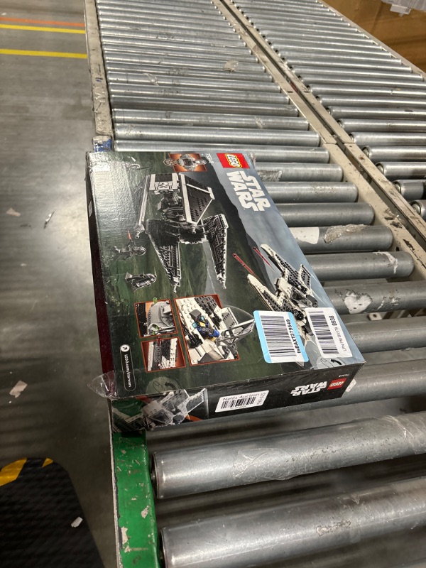 Photo 1 of LEGO Star Wars Mandalorian Fang Fighter vs. TIE Interceptor 75348 Building Toy Set, Perfect Star Wars Gift for Fans Aged 9 and Up; with 3 Characters Including The Mandalorian
*missing packs 1 and 7*