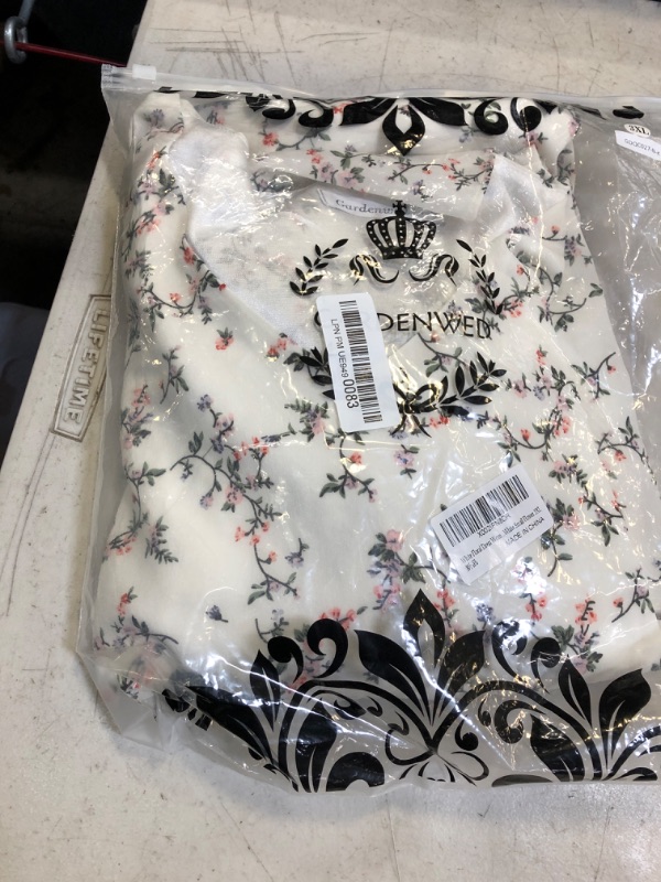 Photo 1 of Chiffon Floral Summer Sun Beach Dresses for Women 2023 with V Neck Elastic Waist White Small Flower 3X-Large