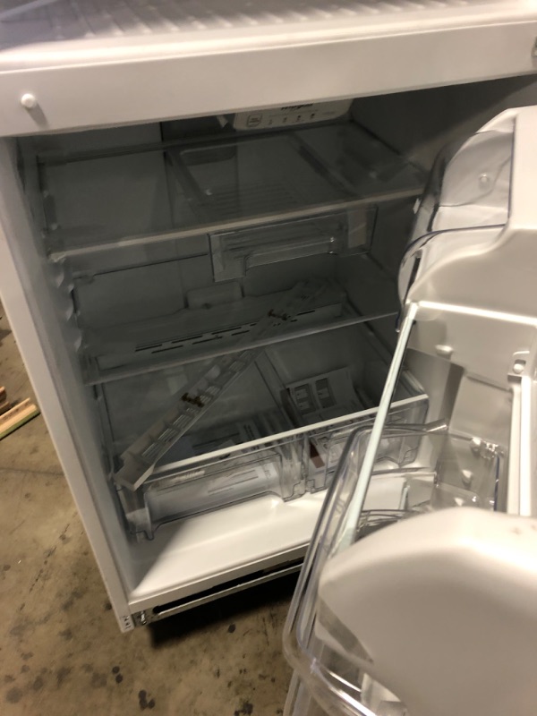 Photo 5 of Whirlpool 20.5-cu ft Top-Freezer Refrigerator (White)