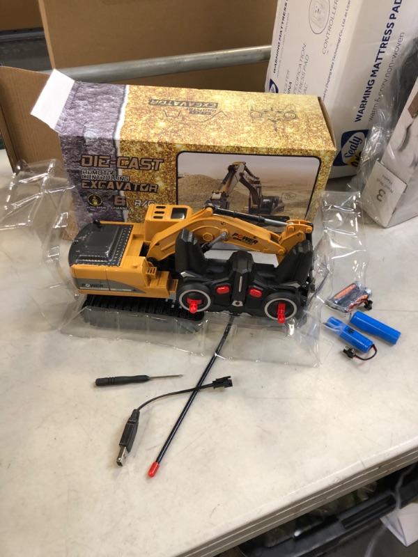 Photo 2 of ID Gerilla Remote Control Excavator Toy, RC Excavators - Metal Shovel Digger Vehicles with Lights Sounds and 360° Rotation Digging Sand, Birthday Gift for Boys Aged 4 5 6-10 + Year Old