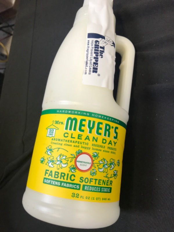 Photo 2 of Mrs. Meyer's Liquid Fabric Softener, Infused with Essential Oils, Paraben Free, Honeysuckle, 32 oz (32 Loads) 32 Fl Oz (Pack of 1)